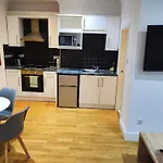 Elegant Spacious Studio Apartment In London